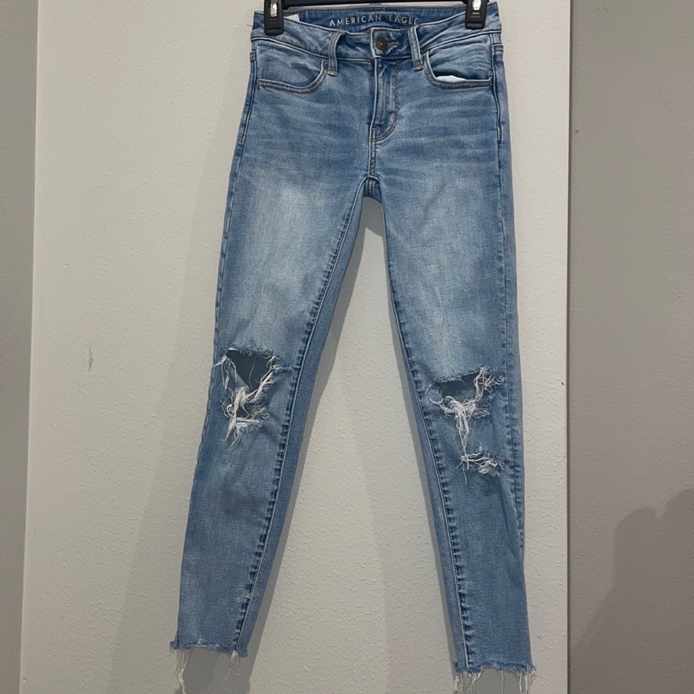 American eagle super stretch ripped jeans